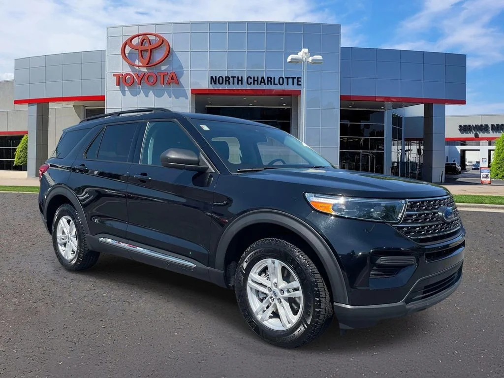 2022 Ford Explorer XLT RWD's photo
