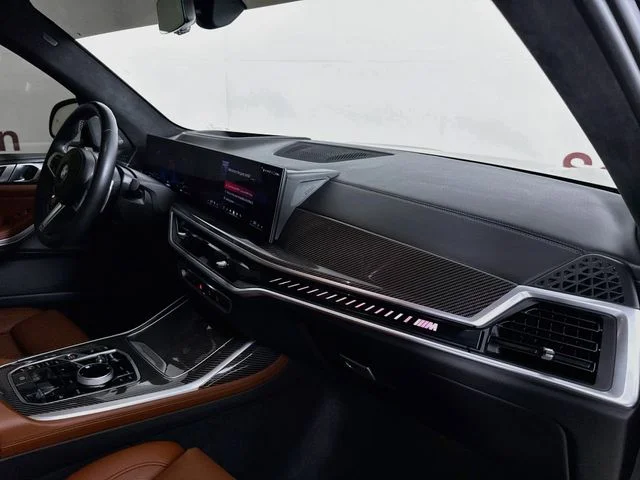 Used 2024 Black BMW M60i image 32