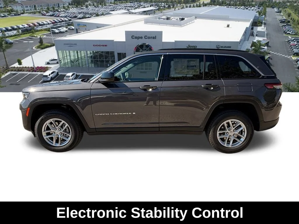 New 2026 Baltic Gray Metallic Clear-Coat Exterior Paint Jeep Laredo image 10
