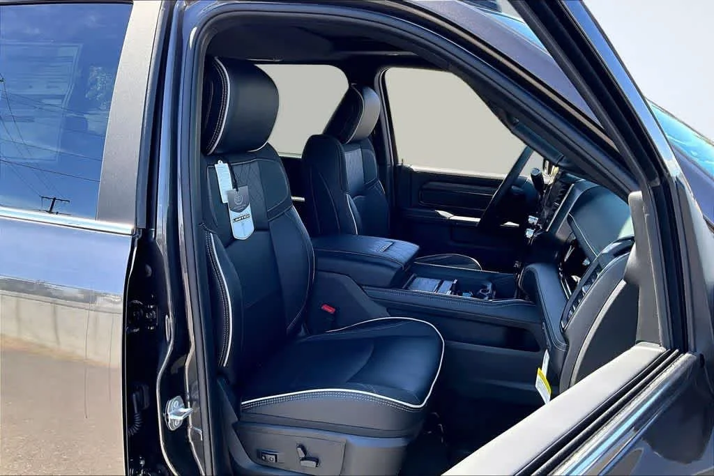 New 2026 Granite Crystal Metallic Clearcoat RAM Limited image 14