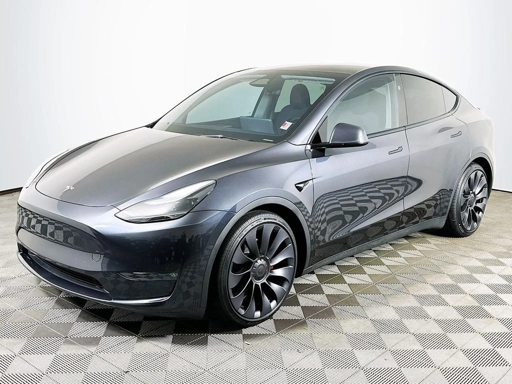 2025 Tesla Model Y Performance Dual Motor All-Wheel Drive's photo