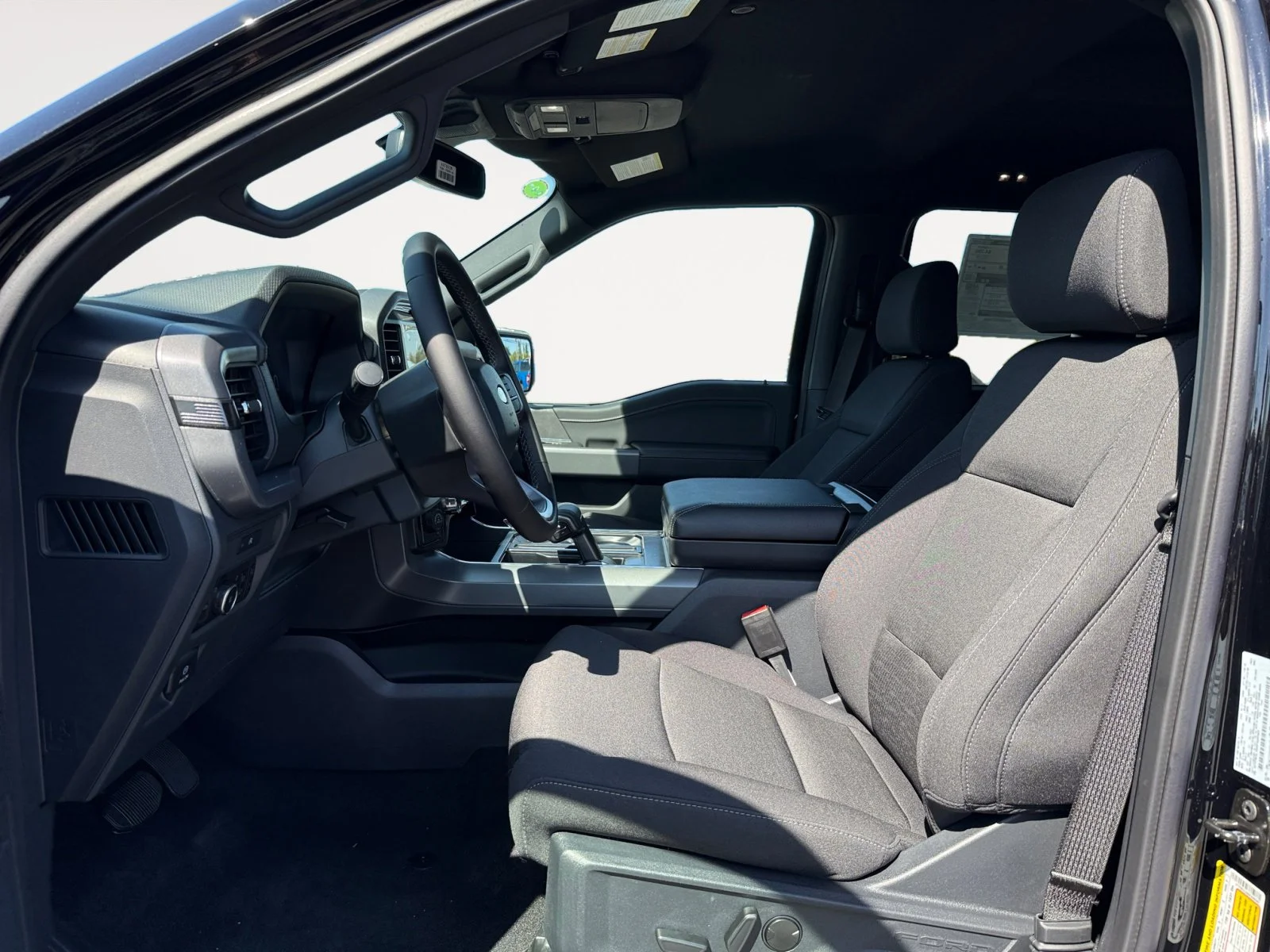 2025 Ford F-150 XLT - Photo 10