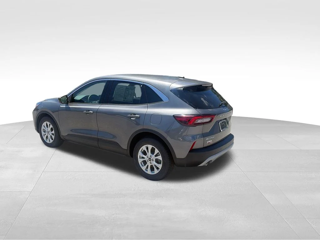 Used 2023 Gray Ford Active image 4