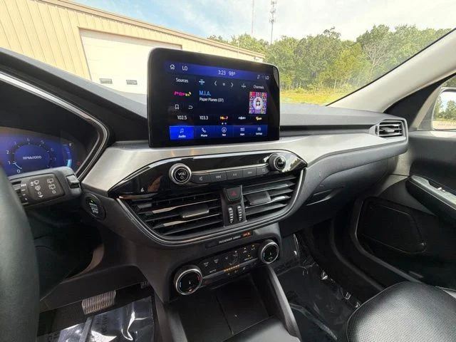 Used 2022 Blue Ford Titanium image 22