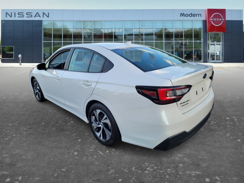 Used 2025 Crystal White Pearl Subaru Premium image 7