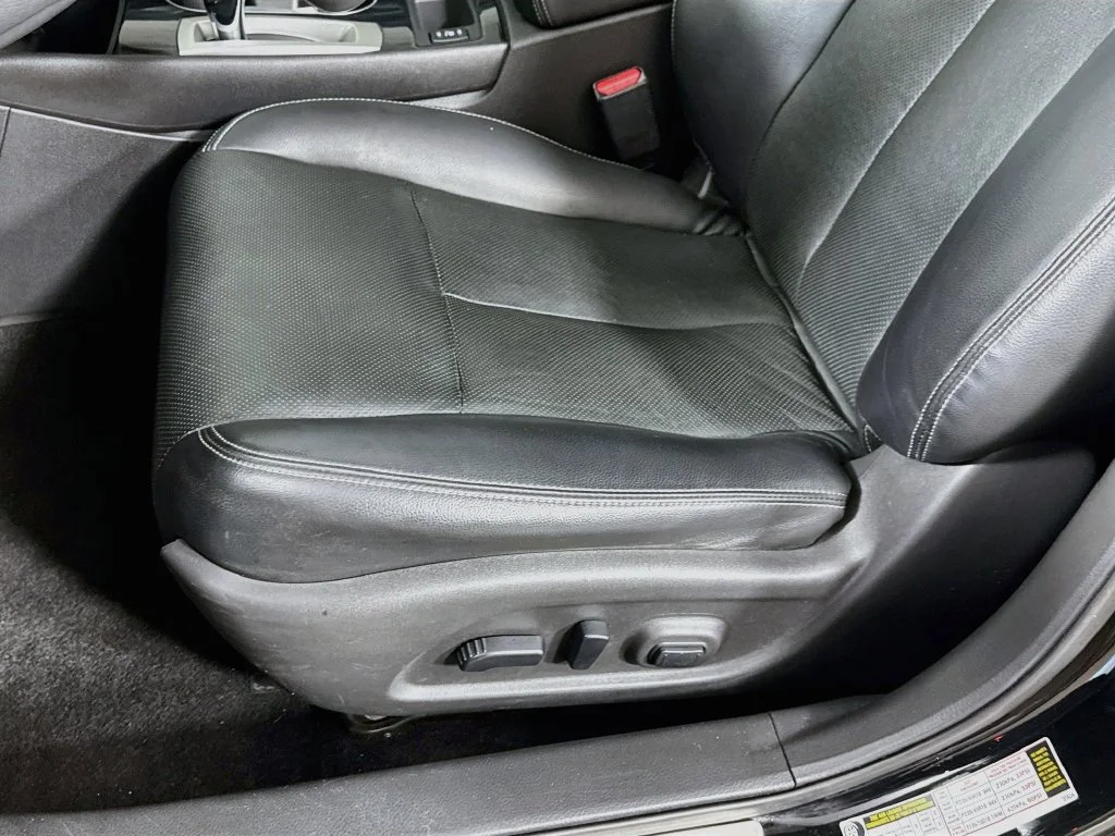 Used 2016 Black Nissan 3.5 SL image 23