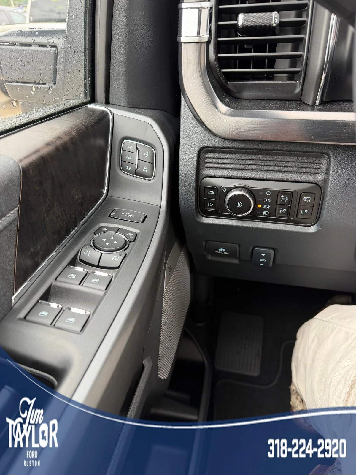 New 2026 Oxford White Ford F-250® Lariat® image 25