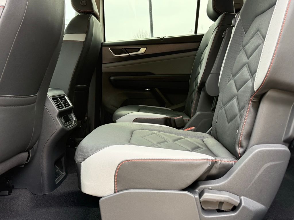 New 2026 White Volkswagen 2.0T Peak Edition image 25