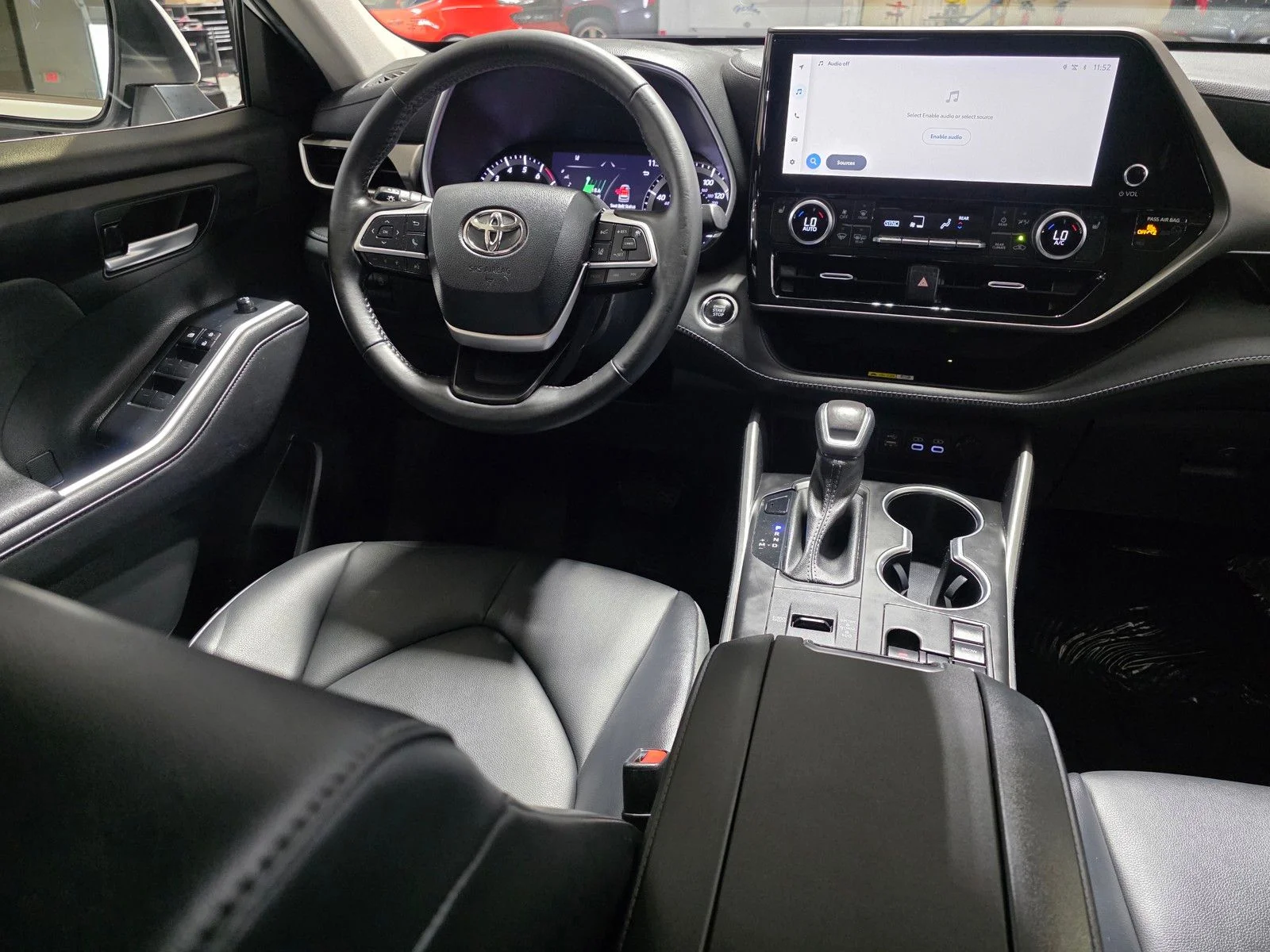 Used 2023 Wind Chill Pearl Toyota XLE image 20