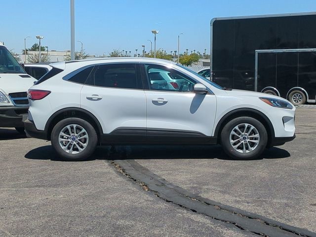 Used 2021 White Ford SE image 9