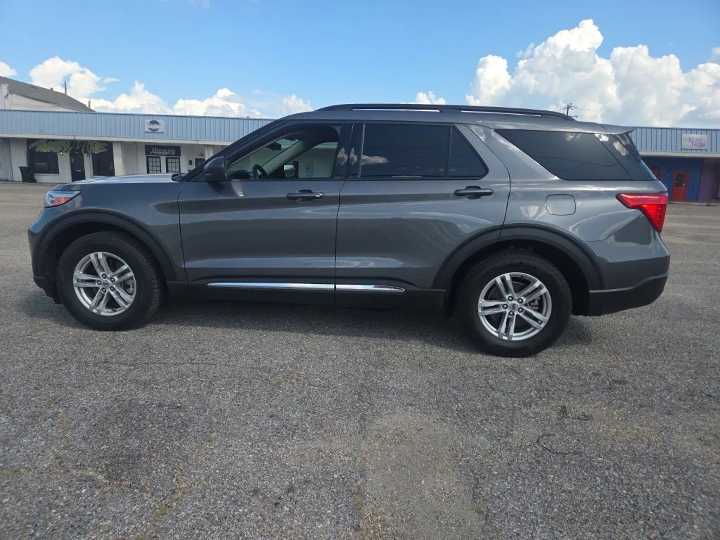 Certified Used 2023 Gray Ford XLT image 6