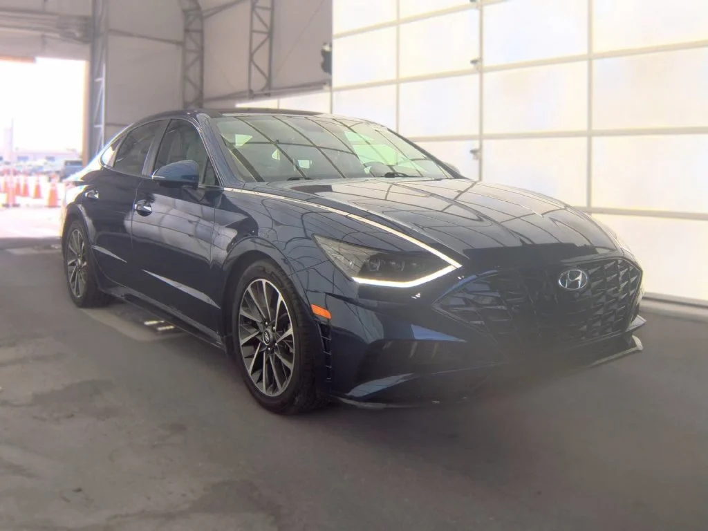 Used 2022 Blue Hyundai Limited image 1