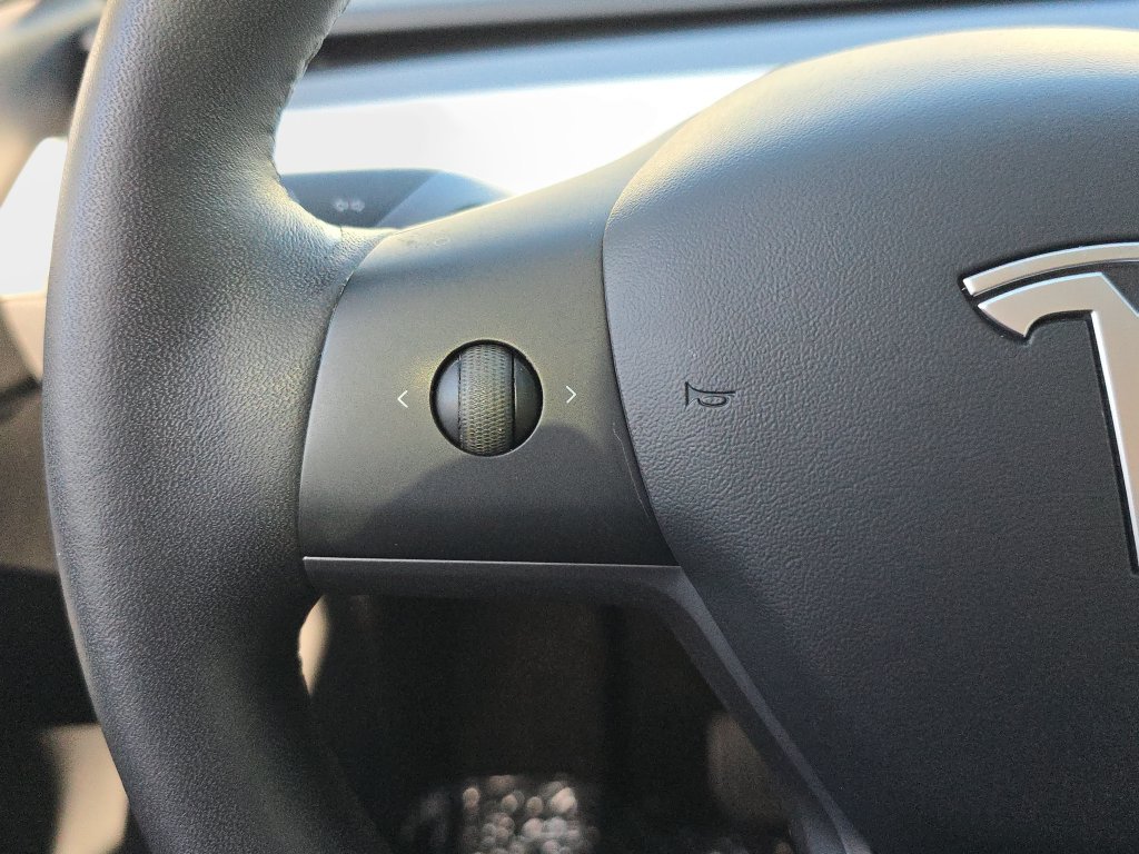 Used 2020 White Tesla Long Range image 23
