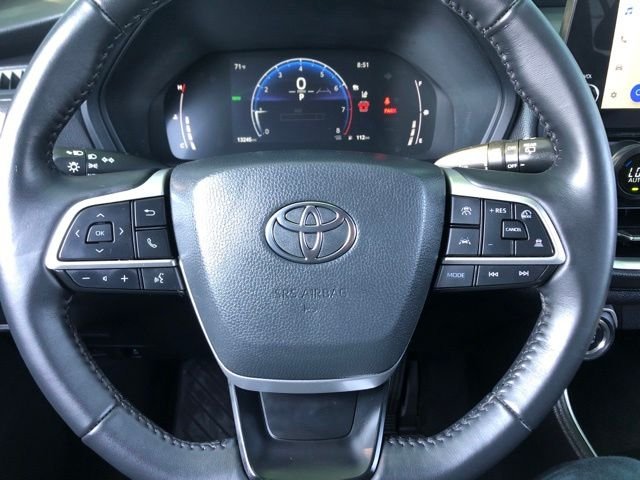 Used 2025 Beige Toyota XLE image 25