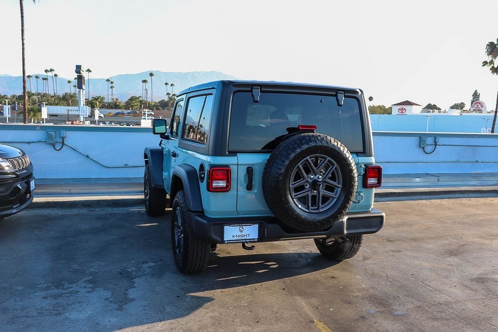 New 2026 Earl Clearcoat Jeep Sport S image 7