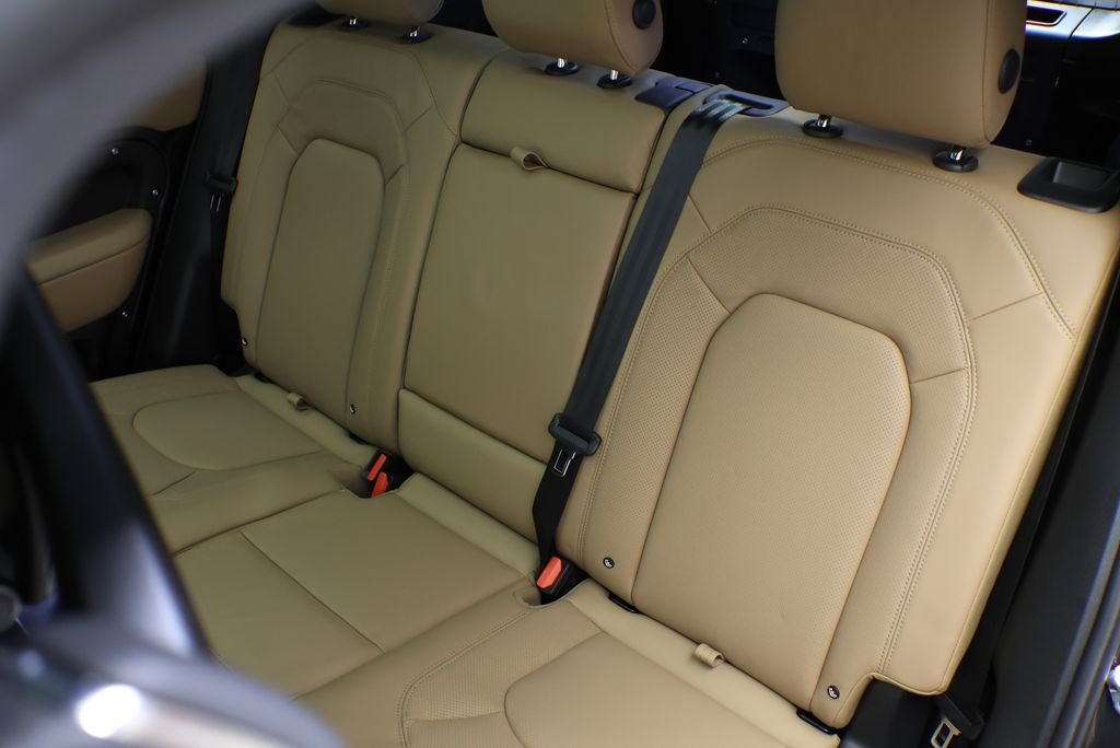 2026 Land Rover Defender X-Dynamic SE - Photo 36