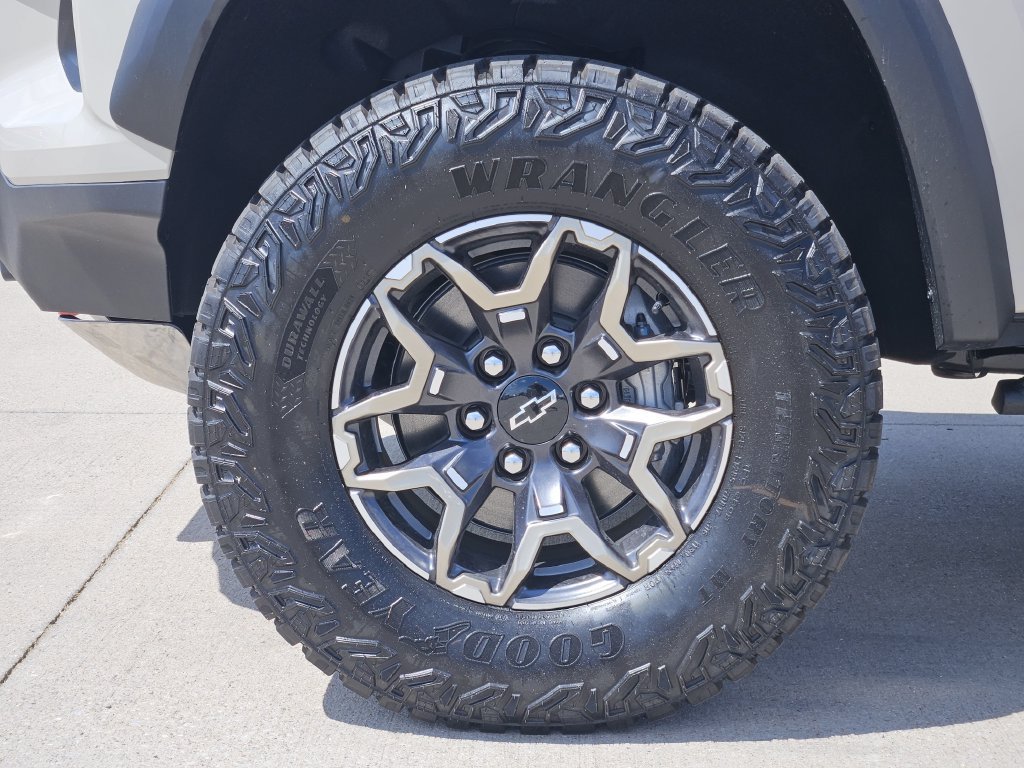 2026 Chevrolet Colorado ZR2 - Photo 12