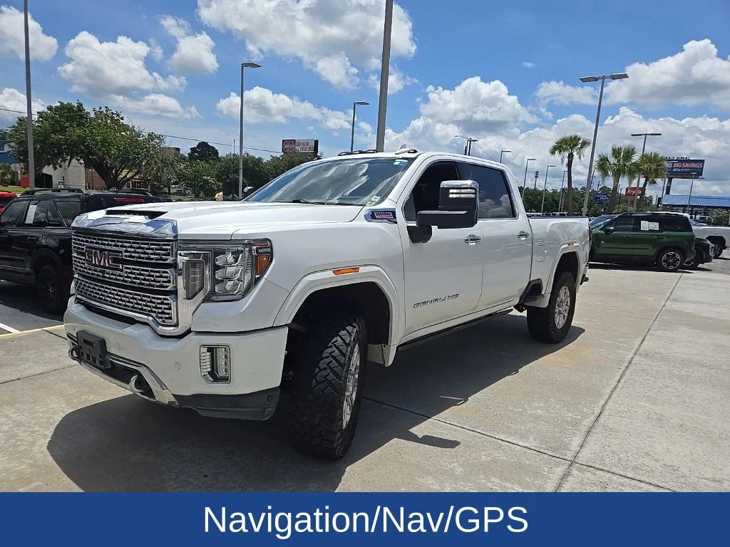 Used 2020 White Frost GMC Denali image 4