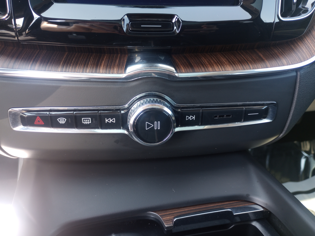 Used 2021 Black Volvo T8 Inscription Expression image 21