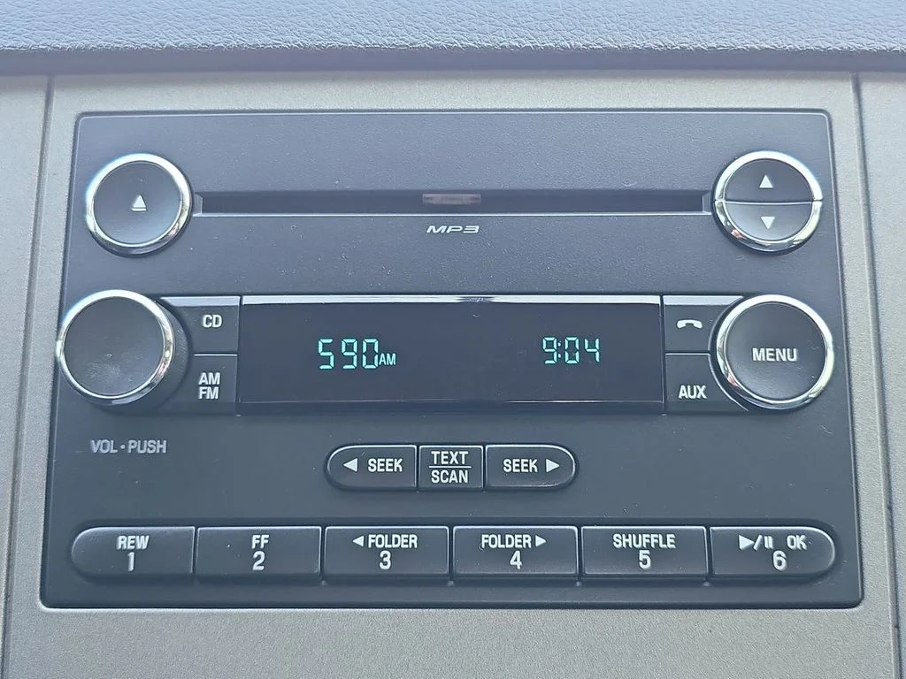 Used 2016 Gray Ford XLT image 13