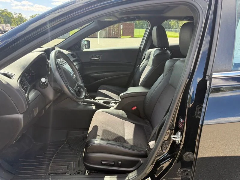 Used 2018  Acura Technology Plus and A-SPEC Packages image 3