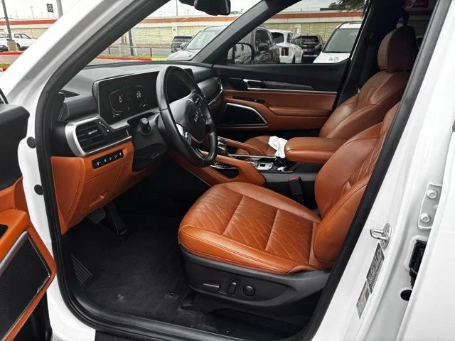 Used 2024 White Kia EX X-Line image 8