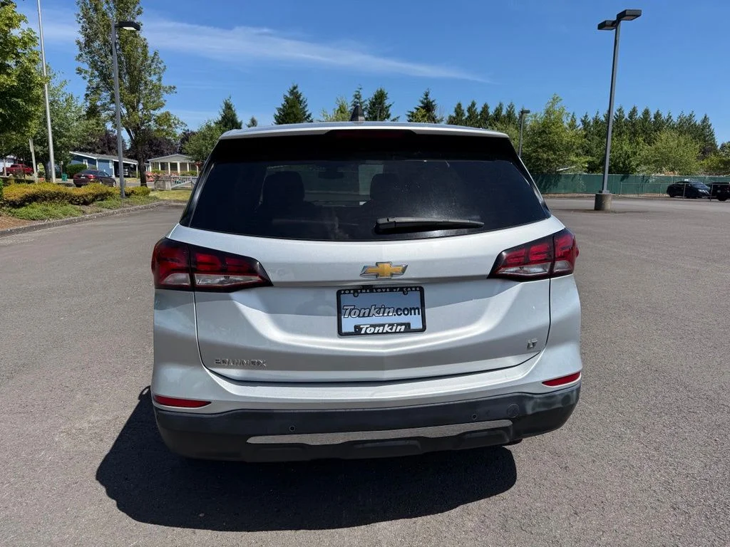 Used 2022 Silver Ice Metallic Chevrolet LT image 6