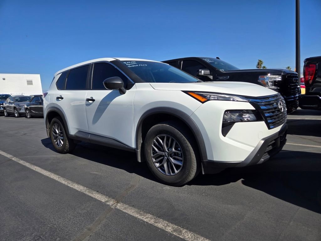 2024 Nissan Rogue S FWD's photo