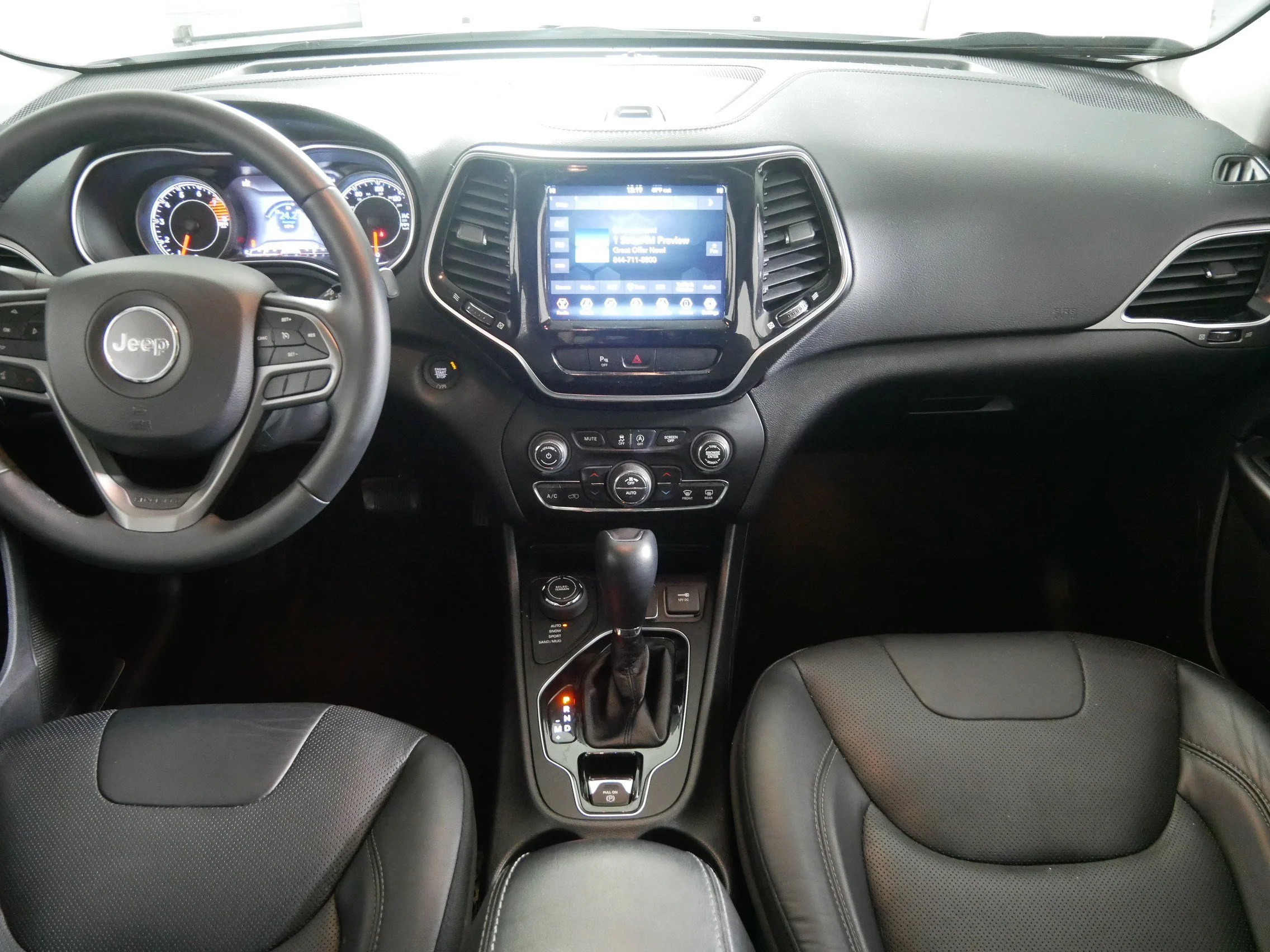 Used 2019 Bright White Clearcoat Jeep Limited image 10
