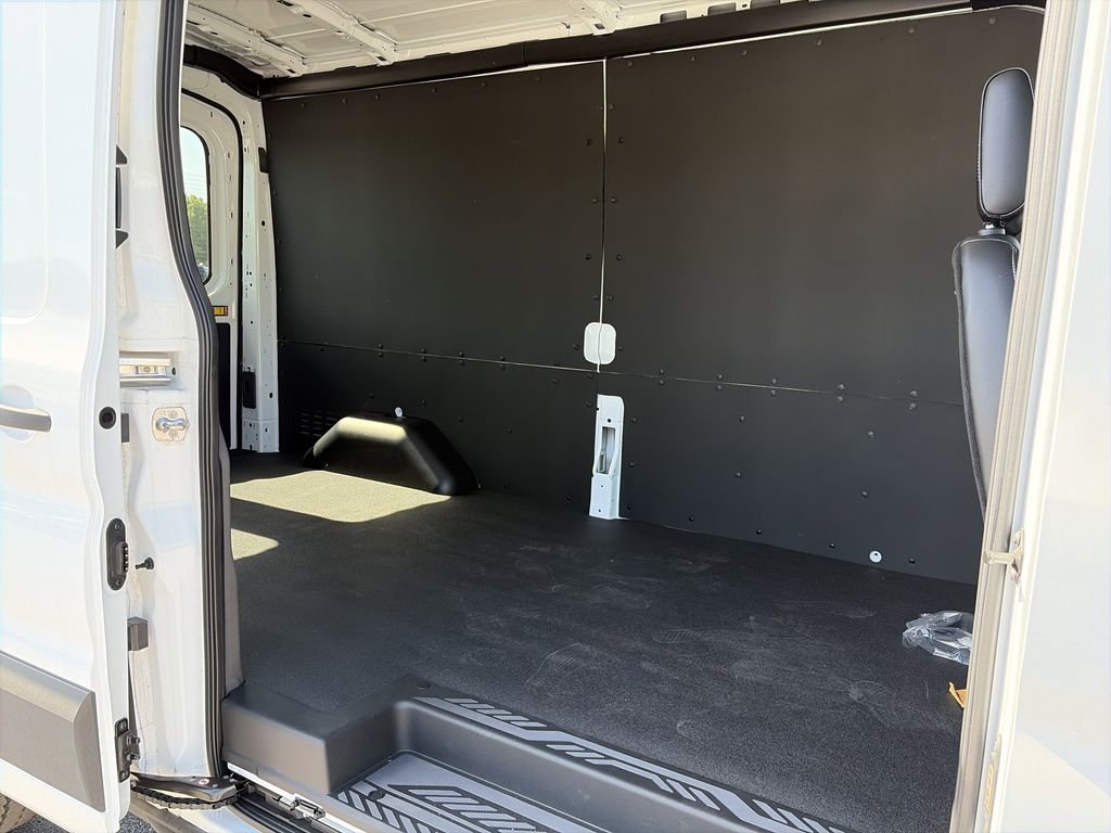 New 2024 Oxford White Ford Cargo Van image 30
