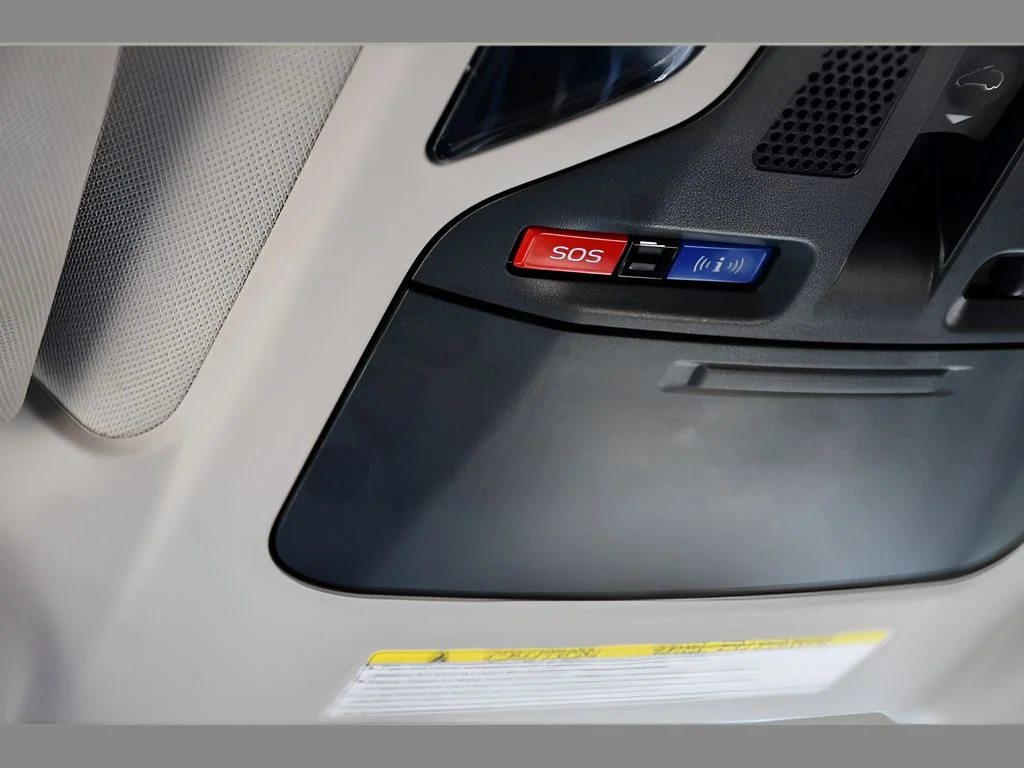 Used 2022 Crystal White Pearl Subaru Limited image 39