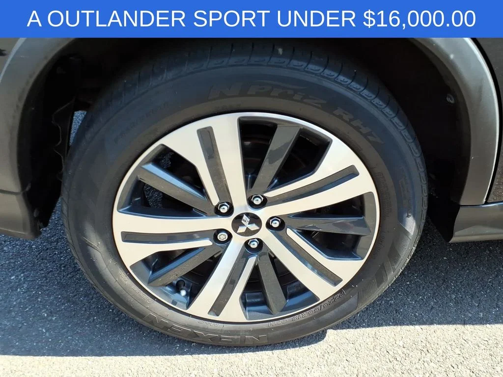 Used 2022 Black Mitsubishi 2.0 SE image 9
