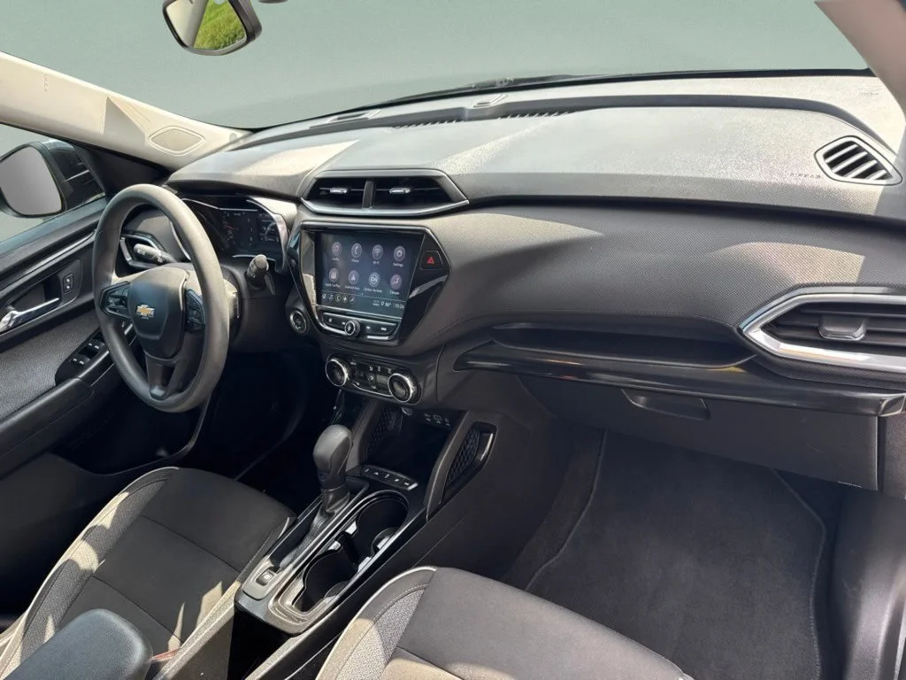 Used 2021 Mosaic Black Metallic Chevrolet LT image 26