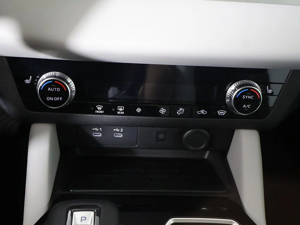 2025 Mitsubishi Outlander SE - Photo 49