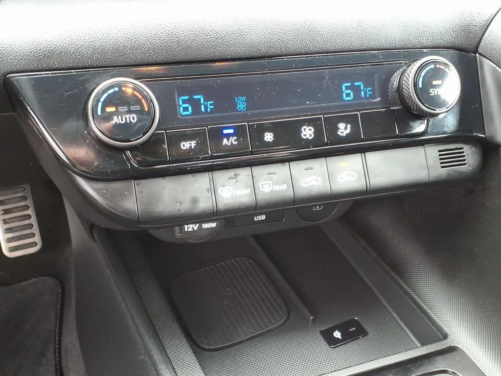 Used 2025 Gray Hyundai SEL Sport image 14