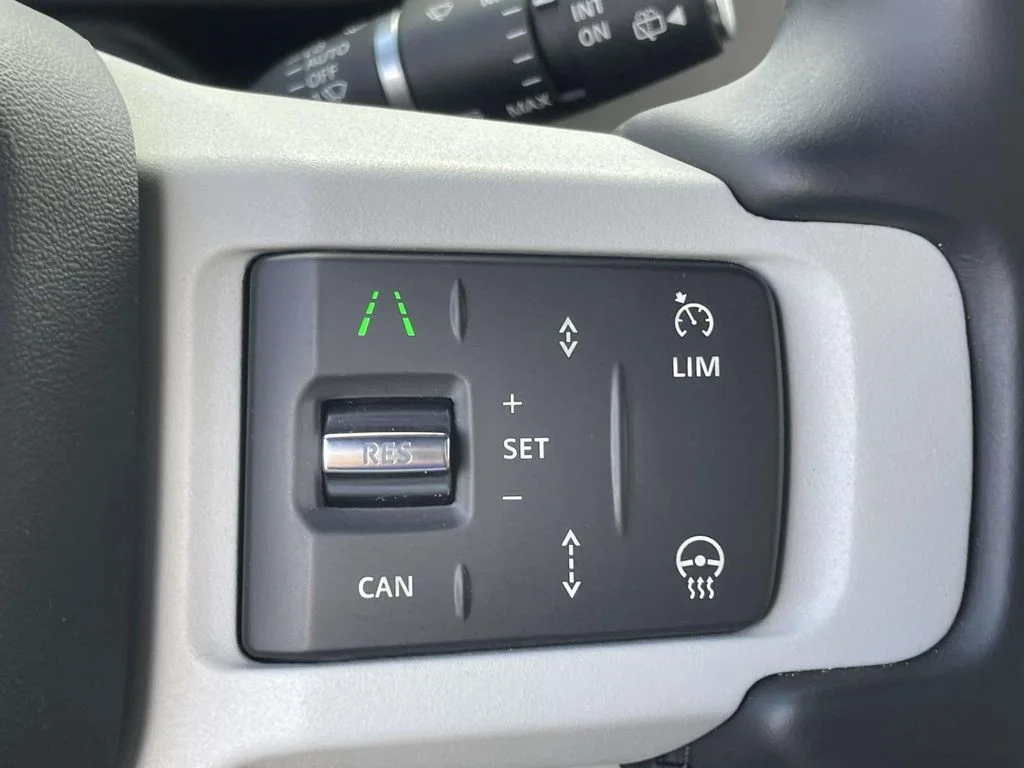 2024 Land Rover Defender X-Dynamic SE - Photo 28