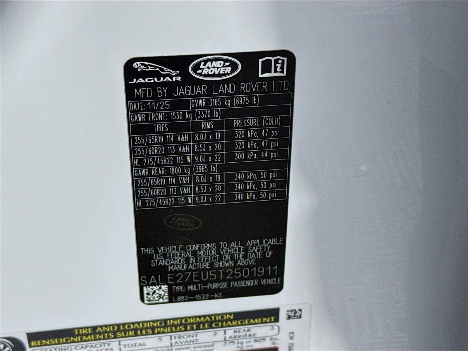 Used 2026 Fuji White Land Rover X-Dynamic SE image 34