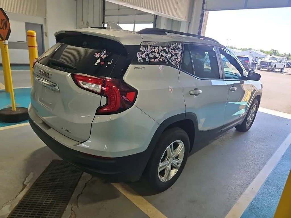Used 2022 Silver GMC SLE image 2