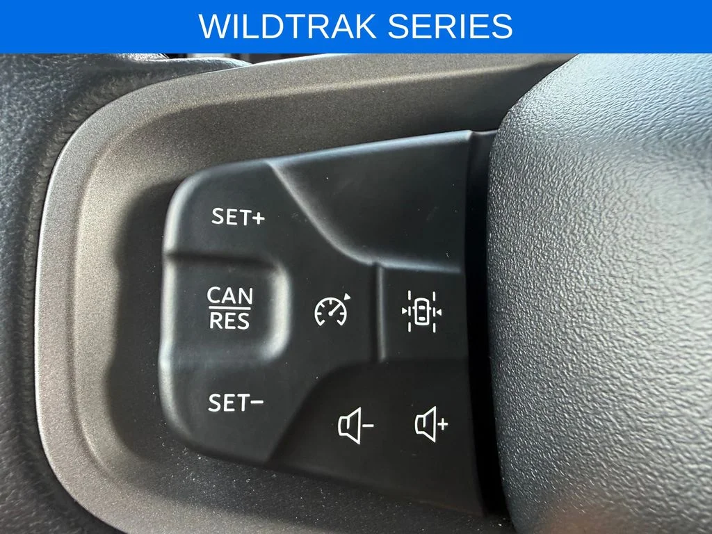 Used 2024 Gray Ford Wildtrak image 18