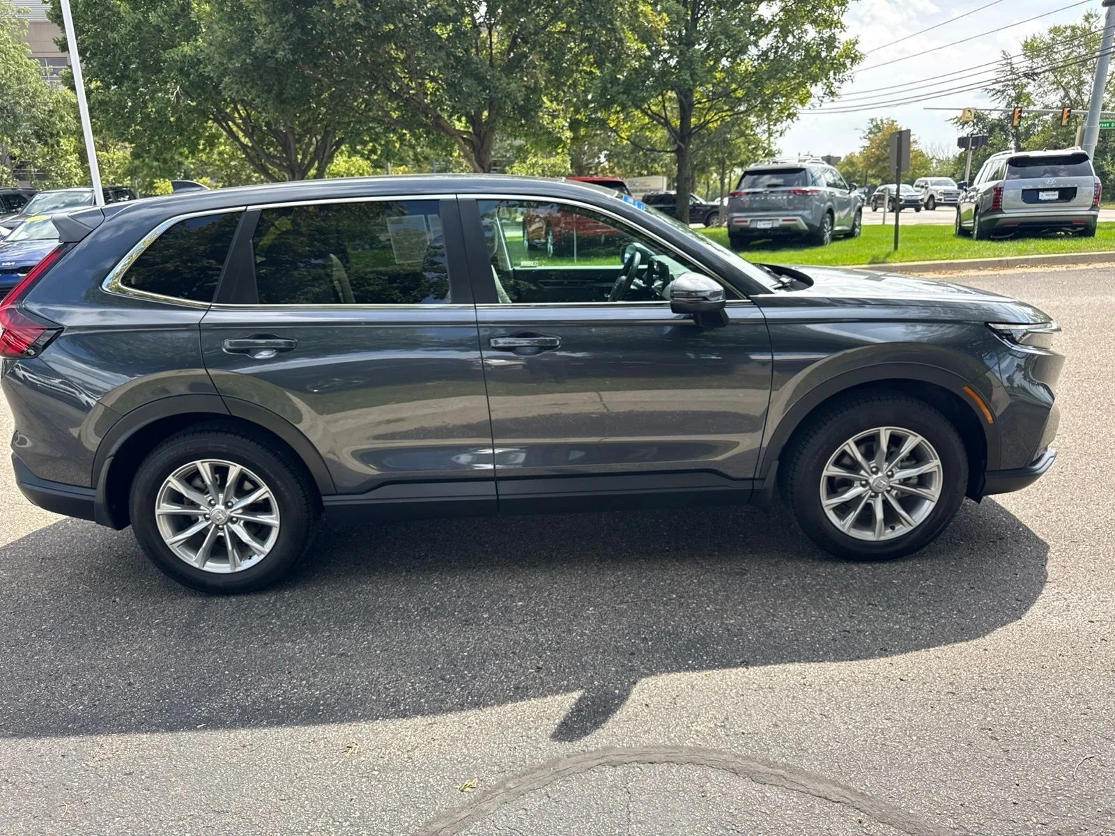 Used 2024 Still Night Pearl Honda EX-L image 4