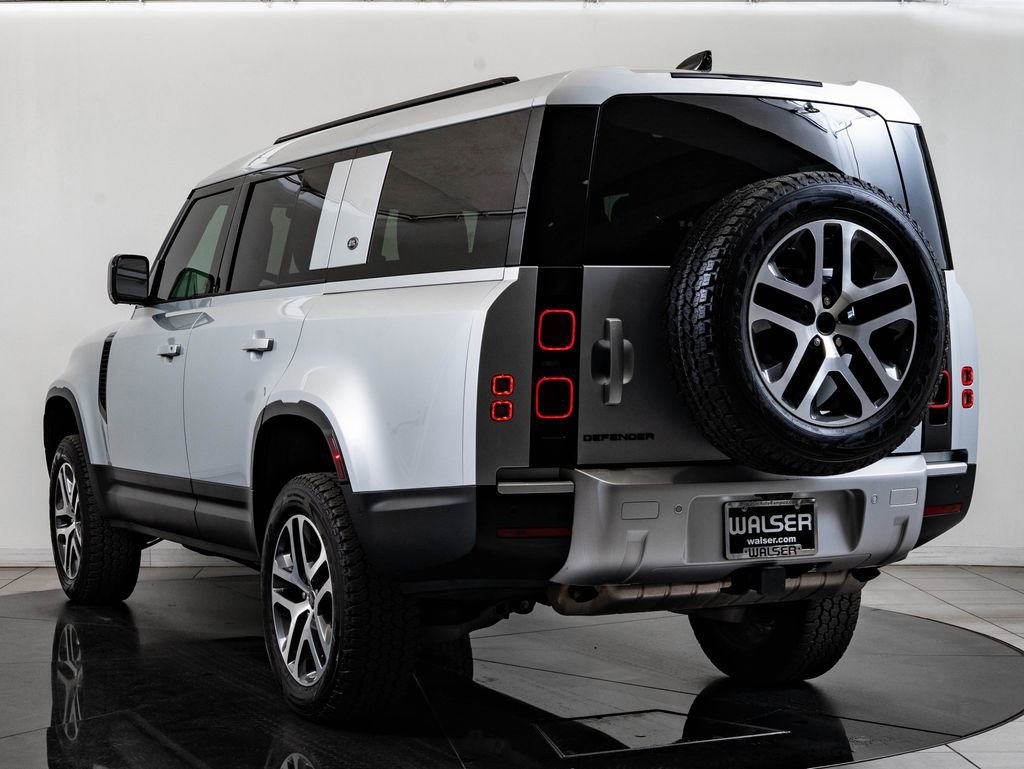Used 2024 Hakuba Silver Metallic Land Rover S image 6