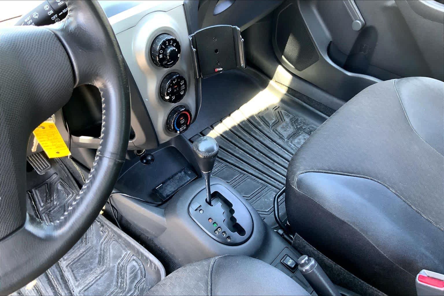 Used 2008 Polar White Toyota S image 12