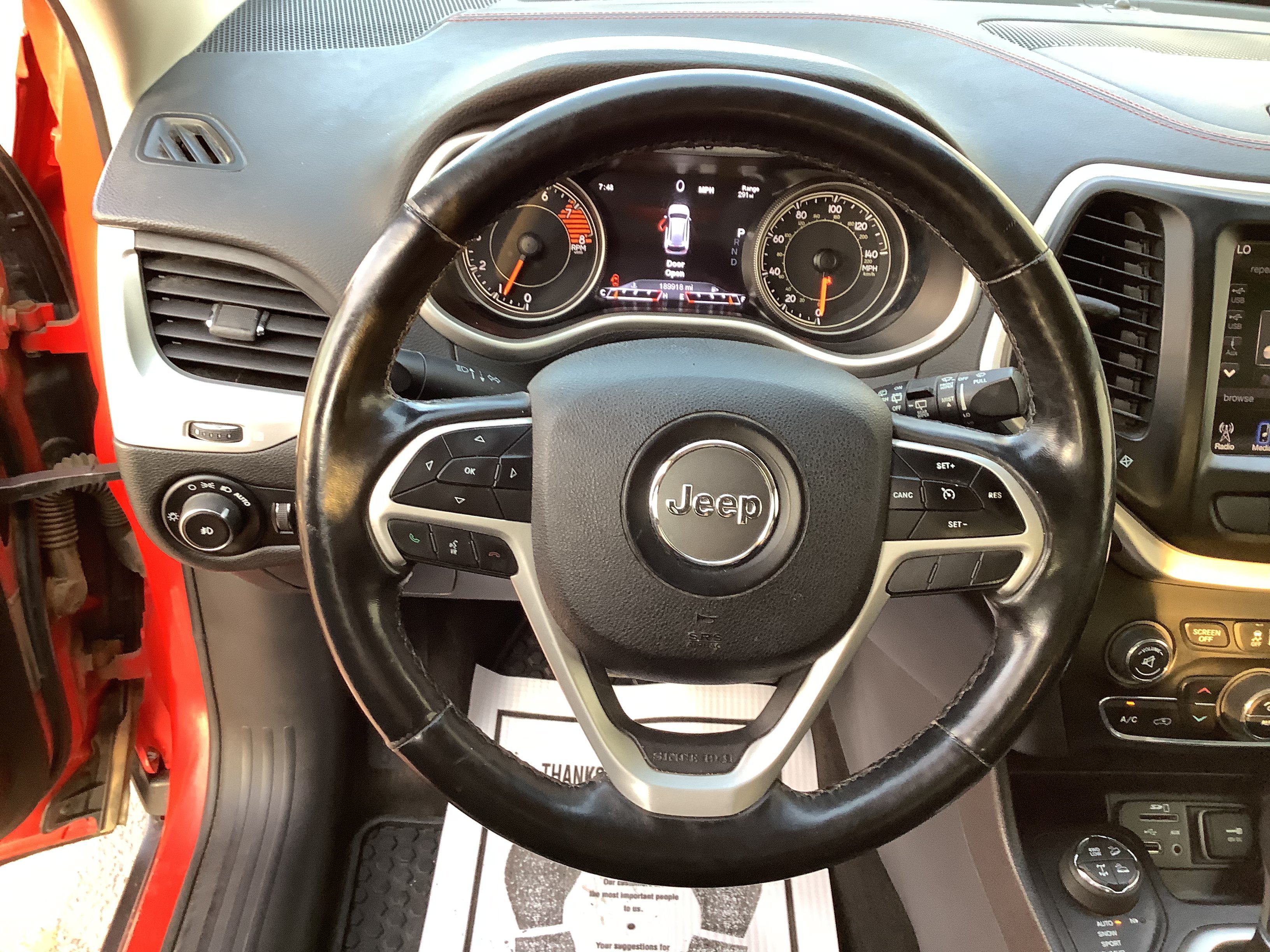 2018 Jeep Cherokee photo 11