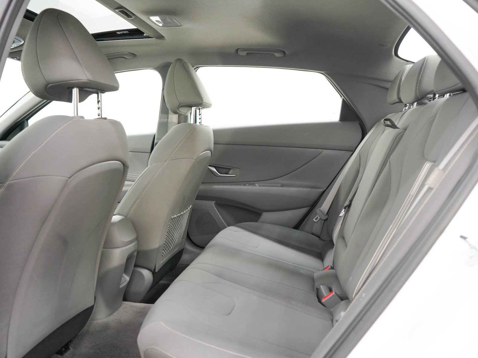 Used 2025 Serenity White Hyundai SEL Convenience IVT image 14