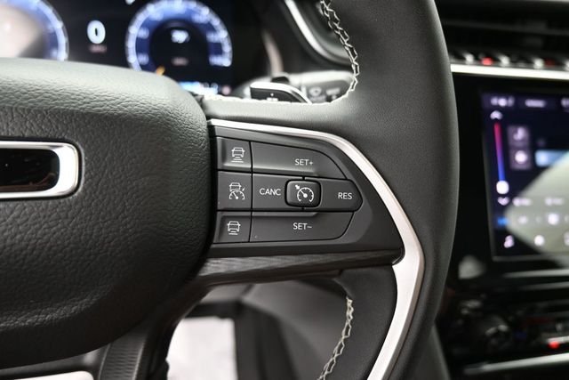 Used 2025 White Jeep Altitude X image 29