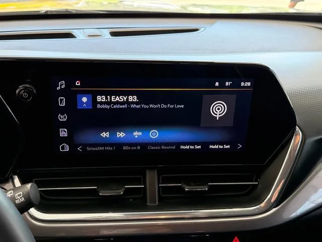 Used 2025 Summit White Chevrolet ACTIV image 21
