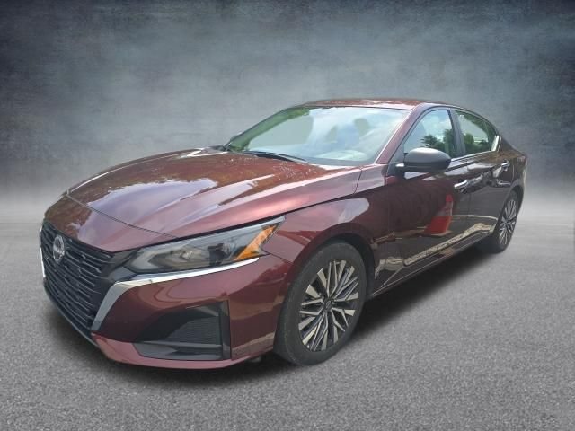 Used 2025 Garnet Pearl Metallic Nissan 2.5 SV image 4