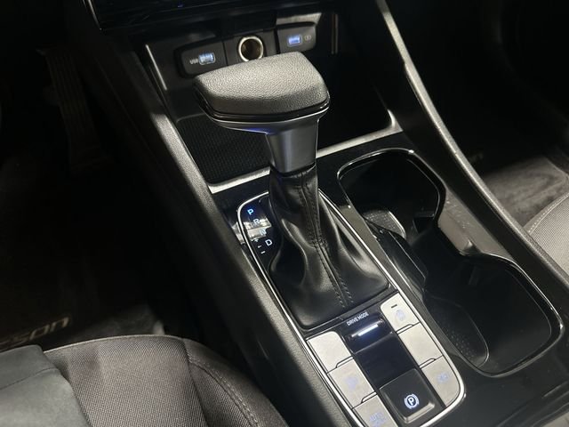 Used 2024 Silver Hyundai SE image 27