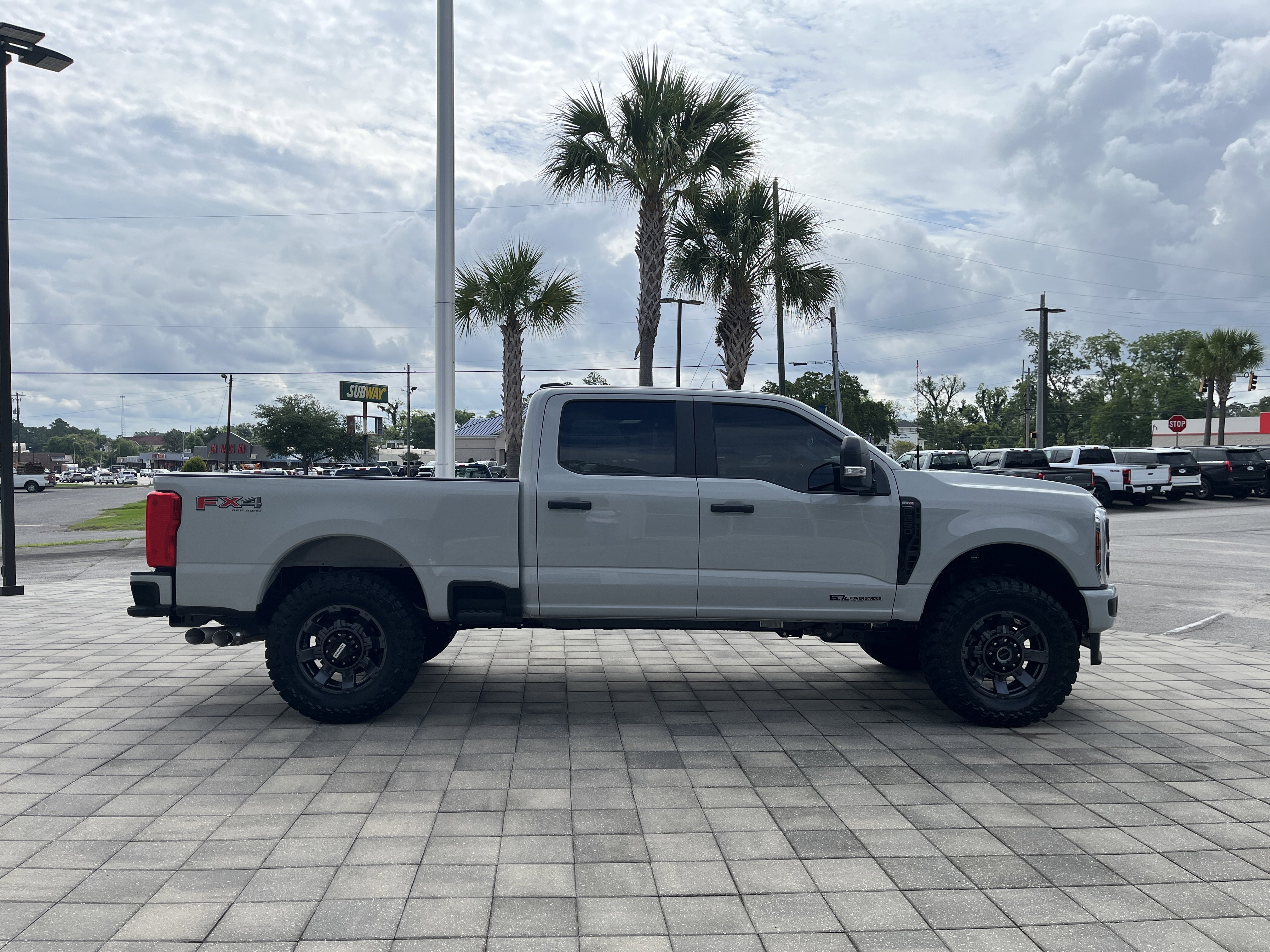 New 2026 Avalanche Ford XL image 7