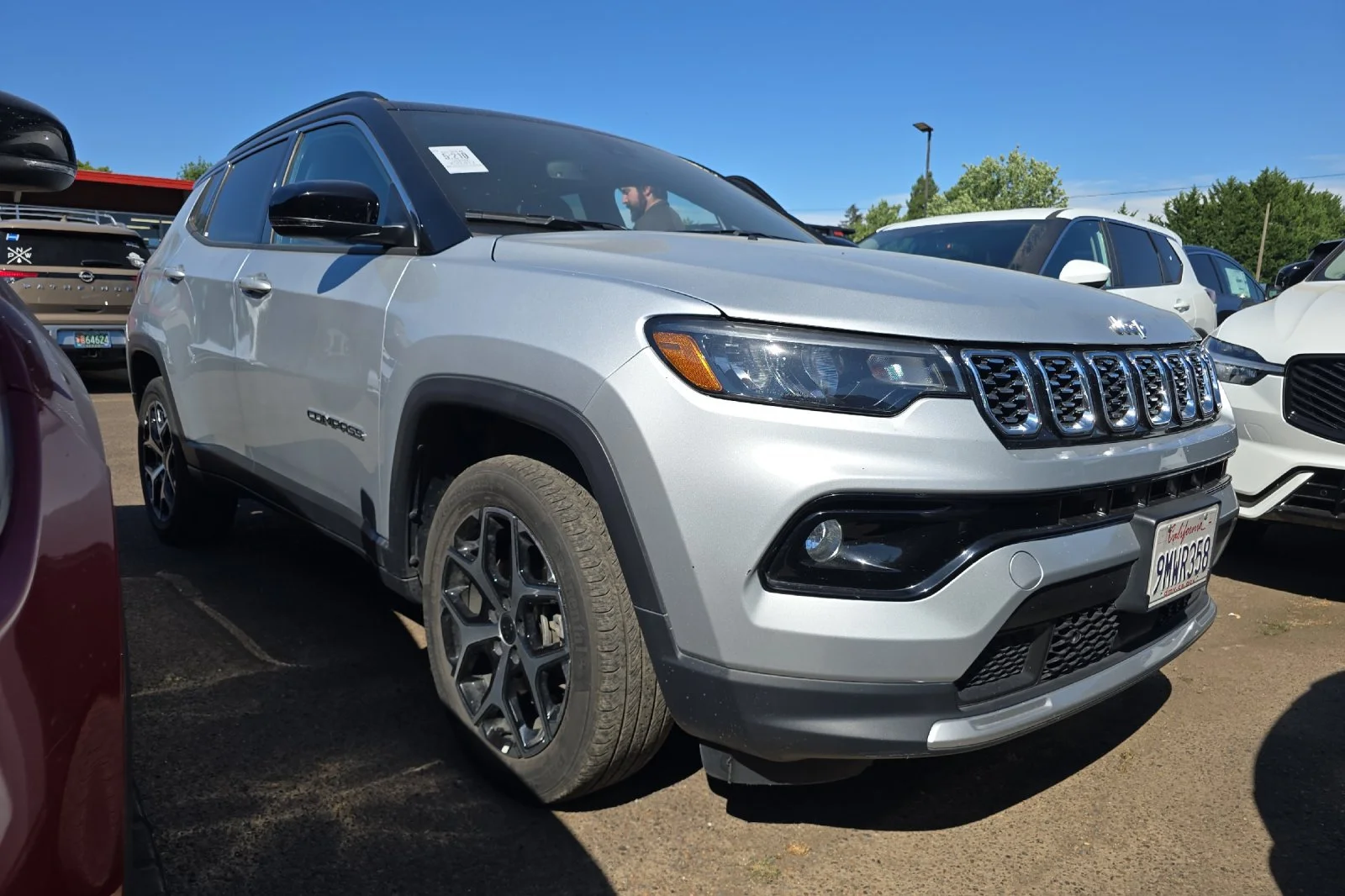 Used 2025 Silver Zynith Metallic Clearcoat Jeep Limited image 2